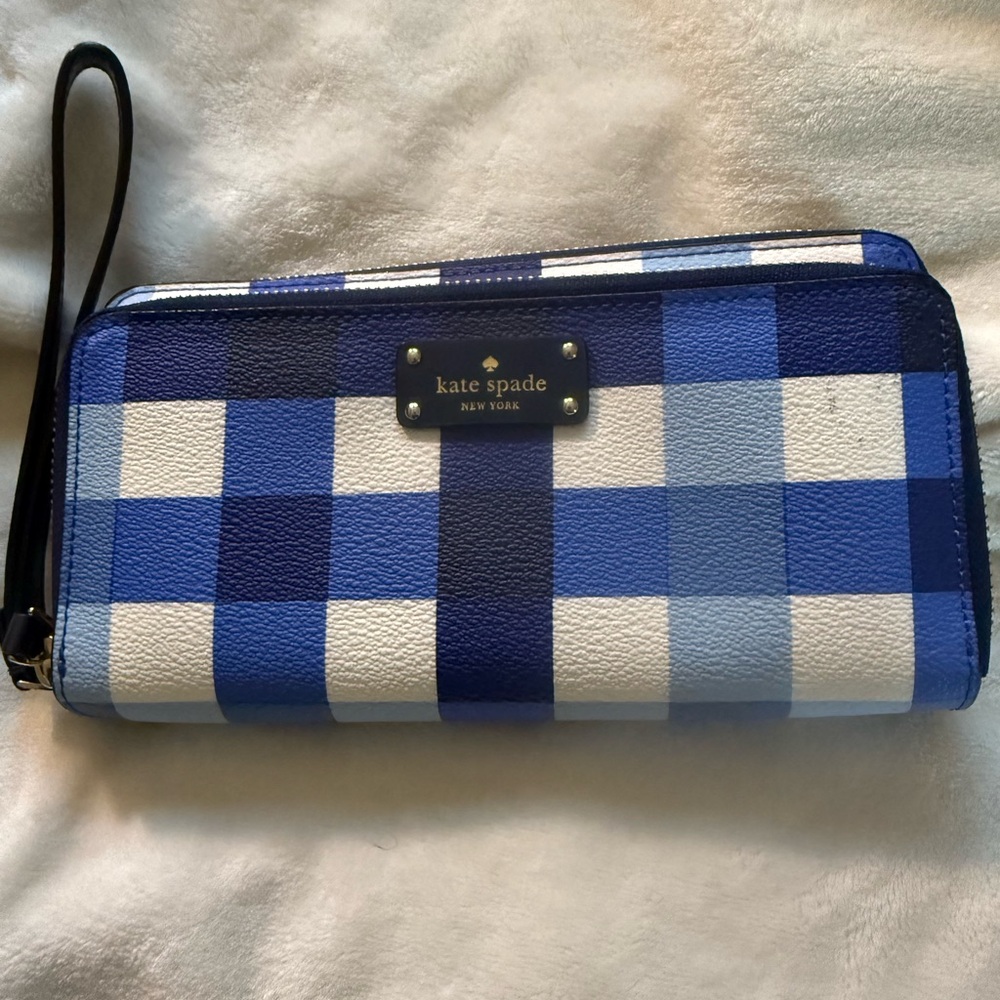 kate spade Blue and White Gingham Wristlet Wallet with Gold Plaque